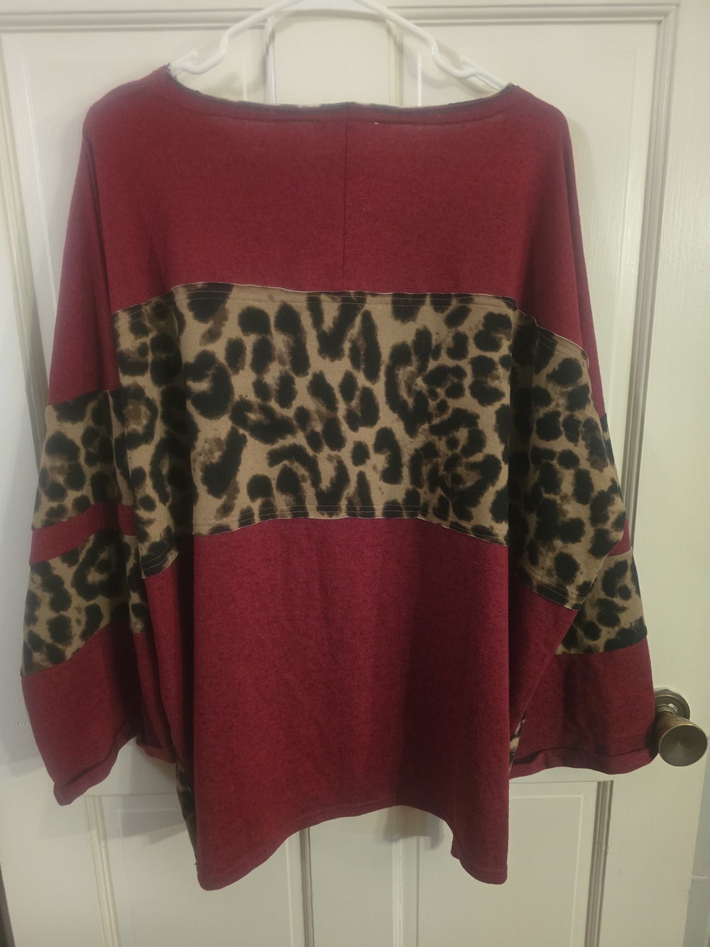 Umgee Burgundy Leopard Colorblock Pullover #377 - Picture 2 of 3